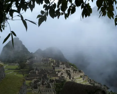 Debris on Railway Lines Strand Hundreds of Visitors at Peru's Historic Site